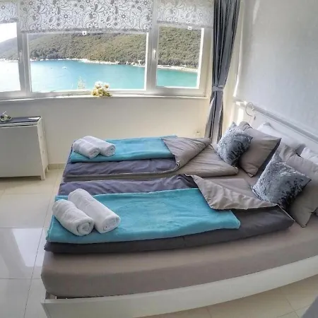 Apartment By The Sea Rabac